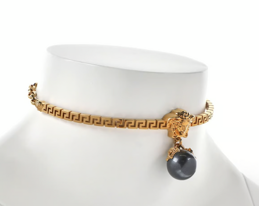 Medusa Faux Pearl Choker